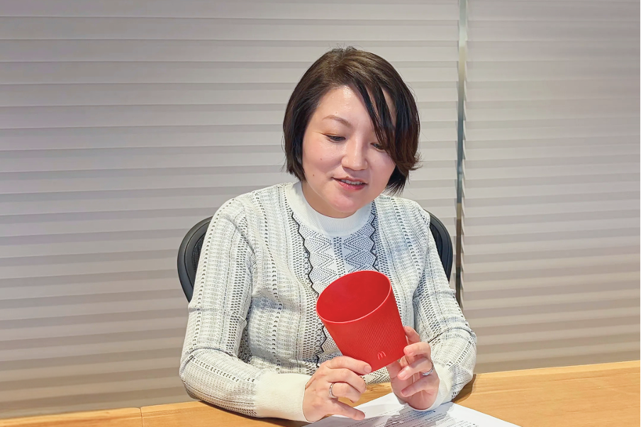 洗浄して再利用可能なフランスのマックフライポテト®の容器